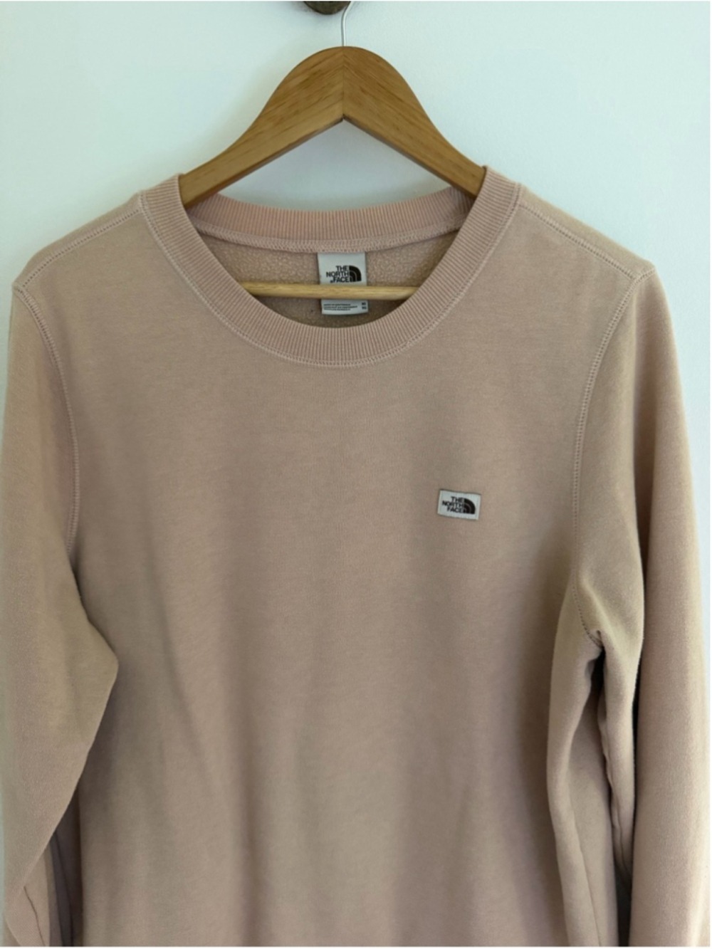 The North Face Women’s XL Beige Logo Crewneck Sweatshirt - Picture 2 of 9